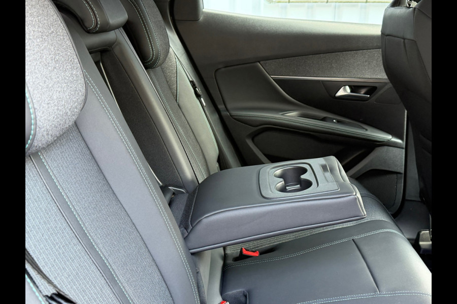 Peugeot 3008 1.6 HYbrid PHEV 225 Pk Allure Pack Business | Navigatie | Cruise | Clima | Camera | Side asist | 18".
