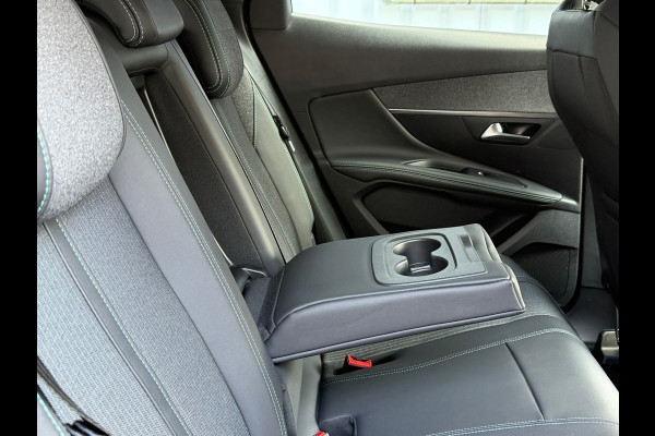 Peugeot 3008 1.6 HYbrid PHEV 225 Pk Allure Pack Business | Navigatie | Cruise | Clima | Camera | Side asist | 18".