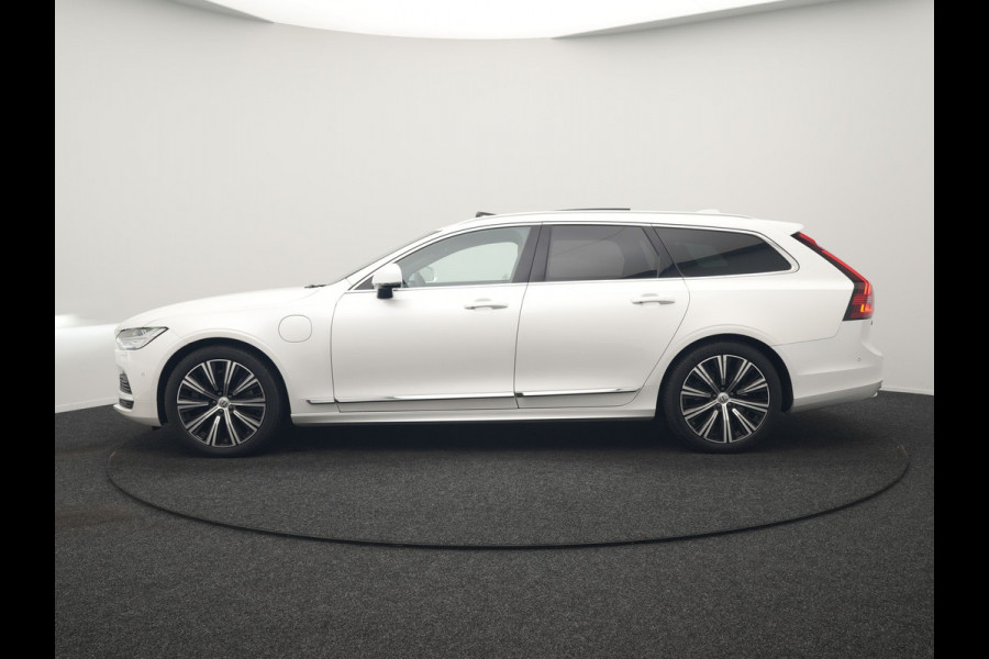 Volvo V90 T8 AWD Plus Bright LONG RANGE PHEV 455pk Dealer O.H. | Trekhaak Af Fabriek | Panodak | Adaptive Cruise | 360 Camera | Harman / Kardon | Lederen Sportstoelen Ventilatie & Memory | Stoelen & Stuur Verwarmd | Keyless | Blis | Google Assistent | SCHADE!!