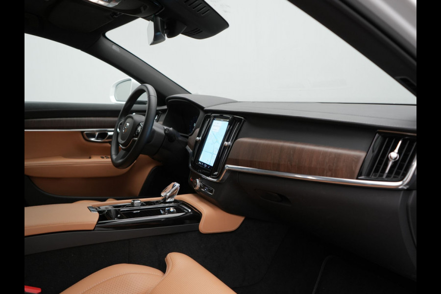 Volvo V90 T8 AWD Plus Bright LONG RANGE PHEV 455pk Dealer O.H. | Trekhaak Af Fabriek | Panodak | Adaptive Cruise | 360 Camera | Harman / Kardon | Lederen Sportstoelen Ventilatie & Memory | Stoelen & Stuur Verwarmd | Keyless | Blis | Google Assistent | SCHADE!!
