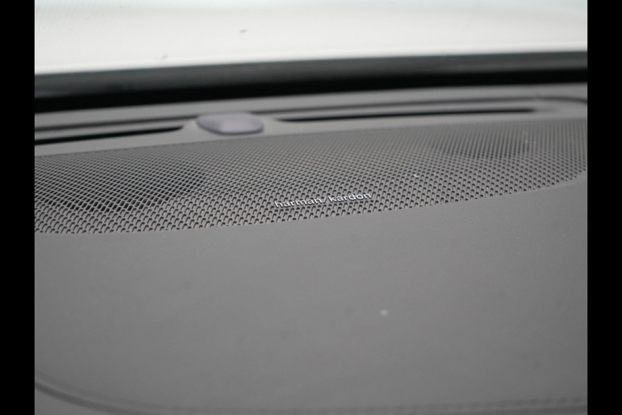 Volvo V90 T8 AWD Plus Bright LONG RANGE PHEV 455pk Dealer O.H. | Trekhaak Af Fabriek | Panodak | Adaptive Cruise | 360 Camera | Harman / Kardon | Lederen Sportstoelen Ventilatie & Memory | Stoelen & Stuur Verwarmd | Keyless | Blis | Google Assistent | SCHADE!!