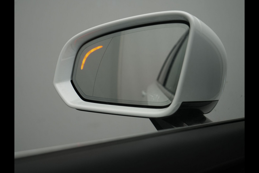 Volvo V90 T8 AWD Plus Bright LONG RANGE PHEV 455pk Dealer O.H. | Trekhaak Af Fabriek | Panodak | Adaptive Cruise | 360 Camera | Harman / Kardon | Lederen Sportstoelen Ventilatie & Memory | Stoelen & Stuur Verwarmd | Keyless | Blis | Google Assistent | SCHADE!!