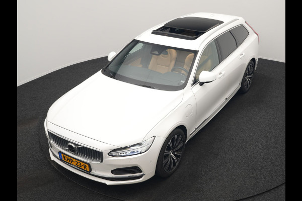 Volvo V90 T8 AWD Plus Bright LONG RANGE PHEV 455pk Dealer O.H. | Trekhaak Af Fabriek | Panodak | Adaptive Cruise | 360 Camera | Harman / Kardon | Lederen Sportstoelen Ventilatie & Memory | Stoelen & Stuur Verwarmd | Keyless | Blis | Google Assistent | SCHADE!!