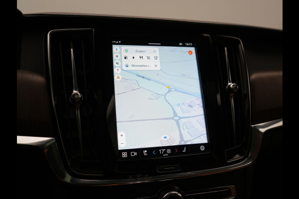 Volvo V90 T8 AWD Plus Bright LONG RANGE PHEV 455pk Dealer O.H. | Trekhaak Af Fabriek | Panodak | Adaptive Cruise | 360 Camera | Harman / Kardon | Lederen Sportstoelen Ventilatie & Memory | Stoelen & Stuur Verwarmd | Keyless | Blis | Google Assistent | SCHADE!!