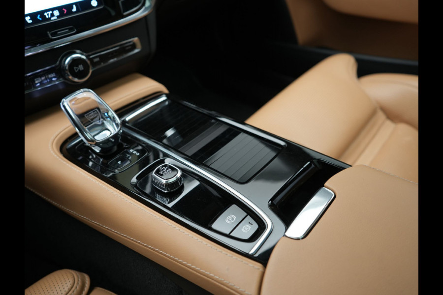 Volvo V90 T8 AWD Plus Bright LONG RANGE PHEV 455pk Dealer O.H. | Trekhaak Af Fabriek | Panodak | Adaptive Cruise | 360 Camera | Harman / Kardon | Lederen Sportstoelen Ventilatie & Memory | Stoelen & Stuur Verwarmd | Keyless | Blis | Google Assistent | SCHADE!!