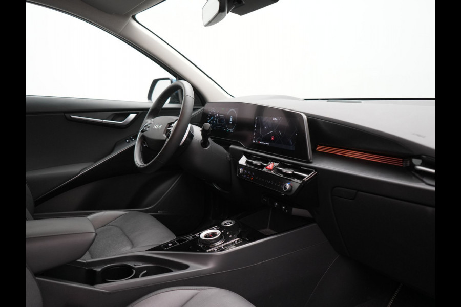 Kia Niro 1.6 GDi DynamicLine PHEV 182pk Dealer O.H. | Adaptive Cruise | Camera | Lederen Sportstoelen & Stuur Verwarmd | Keyless | Blis | Sfeerverlichting | Apple Carplay | Navigatie | DAB | Virtual | 18"L.M | Plug In Hybrid |