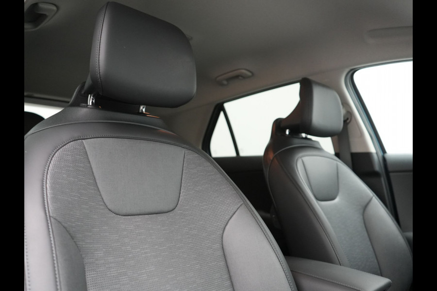 Kia Niro 1.6 GDi DynamicLine PHEV 182pk Dealer O.H. | Adaptive Cruise | Camera | Lederen Sportstoelen & Stuur Verwarmd | Keyless | Blis | Sfeerverlichting | Apple Carplay | Navigatie | DAB | Virtual | 18"L.M | Plug In Hybrid |