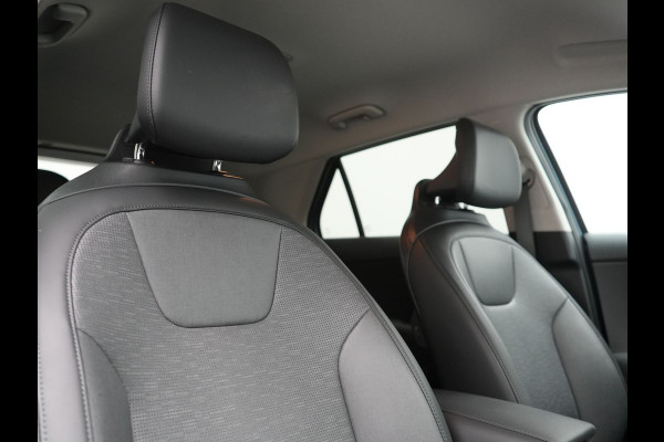 Kia Niro 1.6 GDi DynamicLine PHEV 182pk Dealer O.H. | Adaptive Cruise | Camera | Lederen Sportstoelen & Stuur Verwarmd | Keyless | Blis | Sfeerverlichting | Apple Carplay | Navigatie | DAB | Virtual | 18"L.M | Plug In Hybrid |