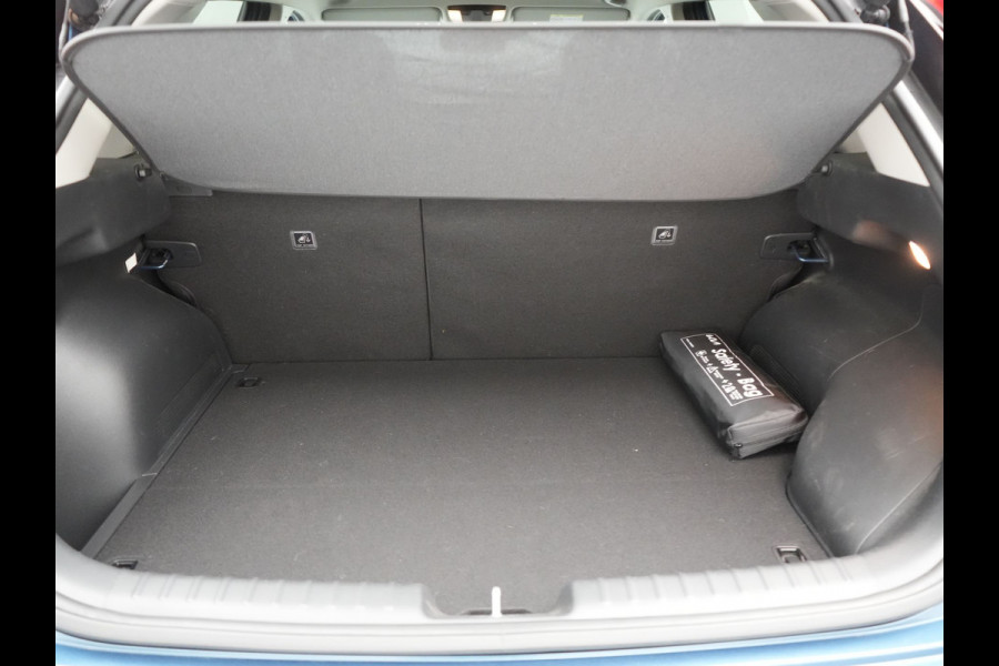 Kia Niro 1.6 GDi DynamicLine PHEV 182pk Dealer O.H. | Adaptive Cruise | Camera | Lederen Sportstoelen & Stuur Verwarmd | Keyless | Blis | Sfeerverlichting | Apple Carplay | Navigatie | DAB | Virtual | 18"L.M | Plug In Hybrid |