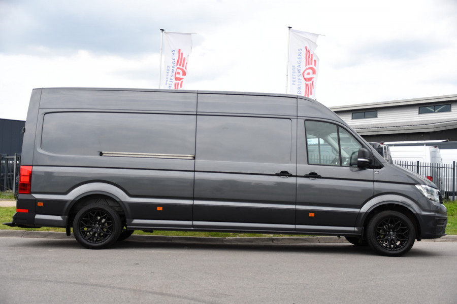 Volkswagen Crafter 35 2.0 TDI L4H3 Highline PB Edition Cruise, Camera, Carplay, LED, 177pk, Automaat, Trekhaak, Geveerde stoel, Multimedia, Uniek!