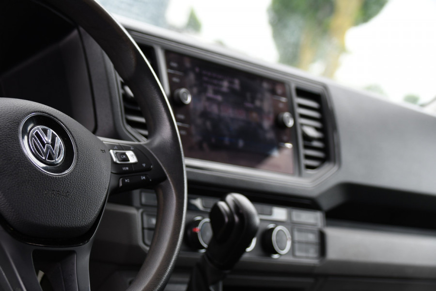 Volkswagen Crafter 35 2.0 TDI L4H3 Highline PB Edition Cruise, Camera, Carplay, LED, 177pk, Automaat, Trekhaak, Geveerde stoel, Multimedia, Uniek!