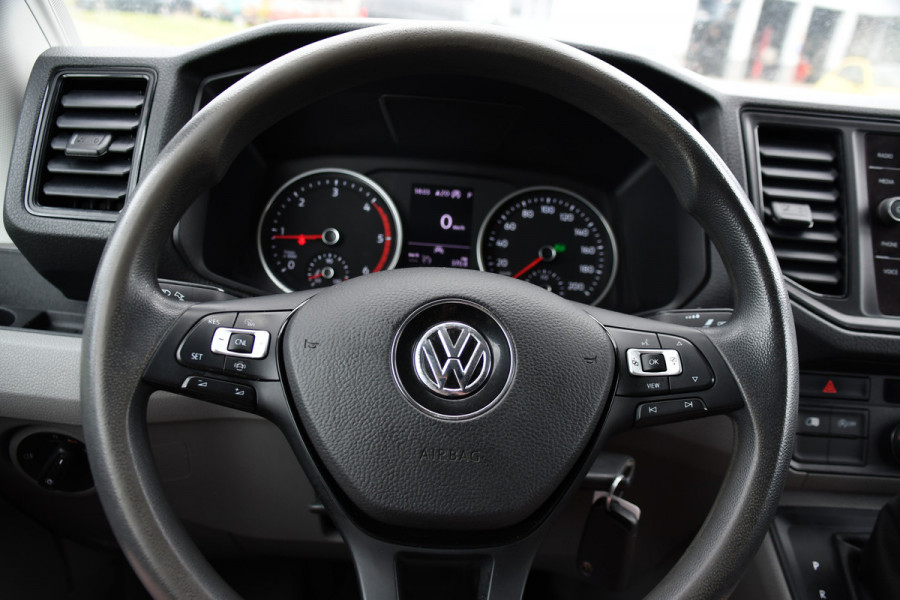 Volkswagen Crafter 35 2.0 TDI L4H3 Highline PB Edition Cruise, Camera, Carplay, LED, 177pk, Automaat, Trekhaak, Geveerde stoel, Multimedia, Uniek!