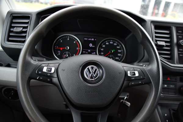 Volkswagen Crafter 35 2.0 TDI L4H3 Highline PB Edition Cruise, Camera, Carplay, LED, 177pk, Automaat, Trekhaak, Geveerde stoel, Multimedia, Uniek!