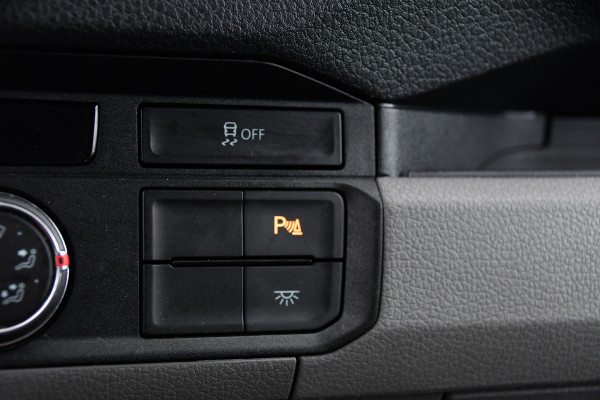 Volkswagen Crafter 35 2.0 TDI L4H3 Highline PB Edition Cruise, Camera, Carplay, LED, 177pk, Automaat, Trekhaak, Geveerde stoel, Multimedia, Uniek!