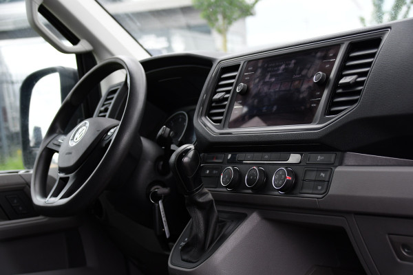 Volkswagen Crafter 35 2.0 TDI L4H3 Highline PB Edition Cruise, Camera, Carplay, LED, 177pk, Automaat, Trekhaak, Geveerde stoel, Multimedia, Uniek!