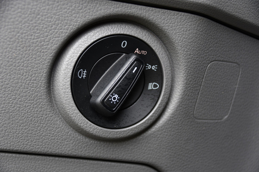 Volkswagen Crafter 35 2.0 TDI L4H3 Highline PB Edition Cruise, Camera, Carplay, LED, 177pk, Automaat, Trekhaak, Geveerde stoel, Multimedia, Uniek!