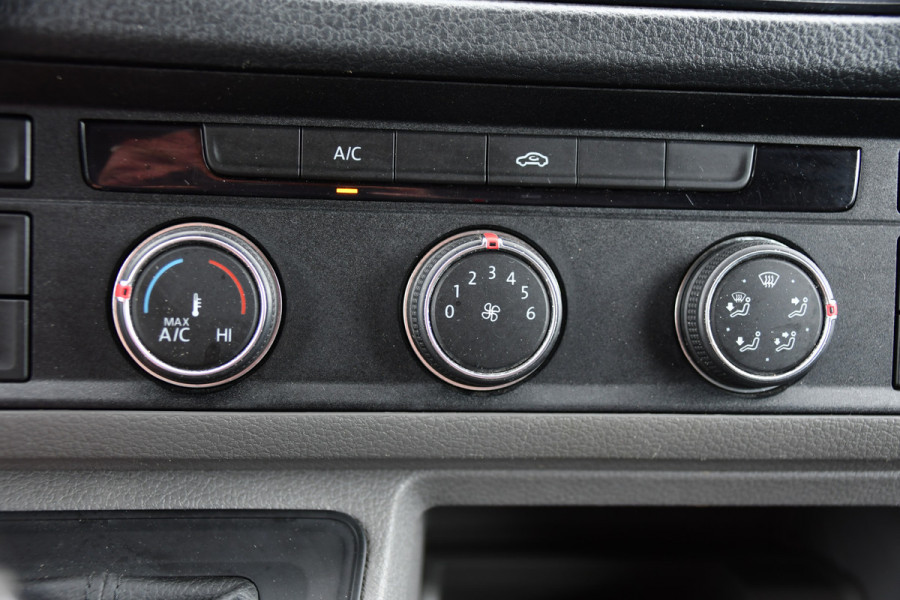 Volkswagen Crafter 35 2.0 TDI L4H3 Highline PB Edition Cruise, Camera, Carplay, LED, 177pk, Automaat, Trekhaak, Geveerde stoel, Multimedia, Uniek!