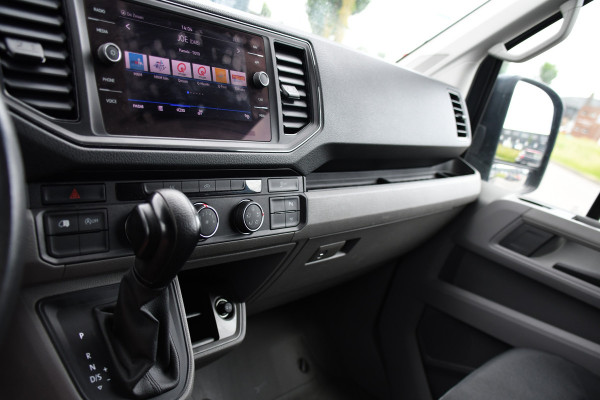 Volkswagen Crafter 35 2.0 TDI L4H3 Highline PB Edition Cruise, Camera, Carplay, LED, 177pk, Automaat, Trekhaak, Geveerde stoel, Multimedia, Uniek!