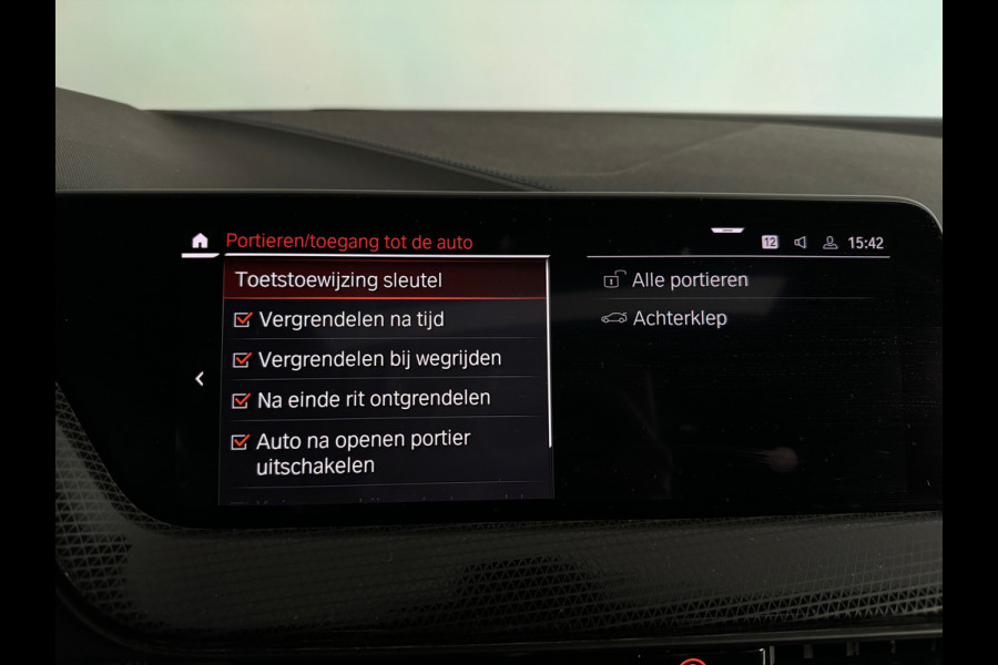 BMW 1-serie 118i High Executive M Sport M Seat|Pano|Sfeer
