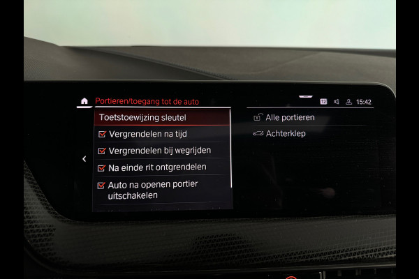 BMW 1-serie 118i High Executive M Sport M Seat|Pano|Sfeer