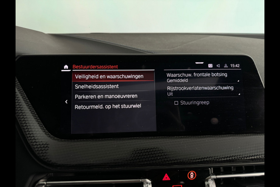 BMW 1-serie 118i High Executive M Sport M Seat|Pano|Sfeer