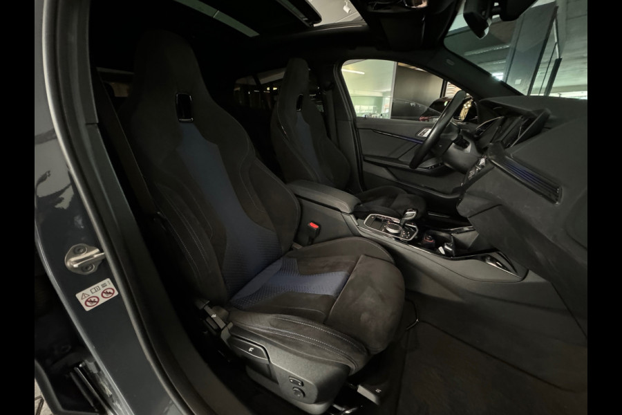 BMW 1-serie 118i High Executive M Sport M Seat|Pano|Sfeer
