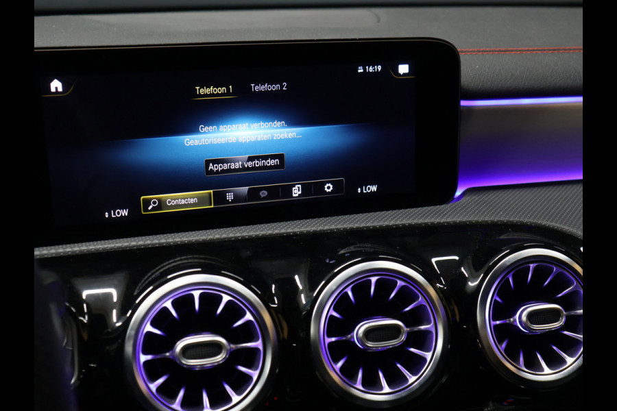 Mercedes-Benz CLA-Klasse 200 Business Solution AMG [SFEERVERLICHTING, LED, STOELVERWARMING, BLUETOOTH, CRUISE, NAVIGATIE, CAMERA, PDC, DIGITAL DASH, NIEUWSTAAT]