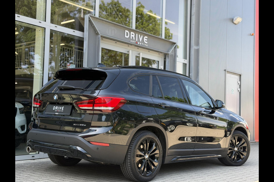 BMW X1 xDrive25e High Ex. Sportline Black ed. |Pano|Leer|HUD|Cam