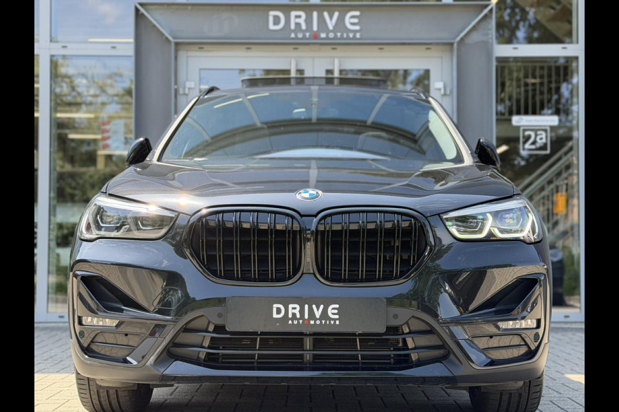 BMW X1 xDrive25e High Ex. Sportline Black ed. |Pano|Leer|HUD|Cam