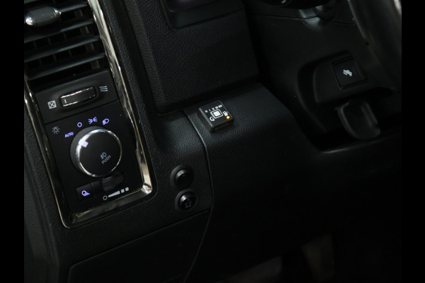 Dodge Ram 1500 5.7 V8 4x4 Crew Cab Laramie [TREKHAAK, CAMERA, STOELVERWARMING/VENTILATIE, ELEKTRISCH VERSTELBARE STOELEN, BLUETOOTH, STUURVERWARMING, CRUISE, LPG, NIEUWSTAAT]