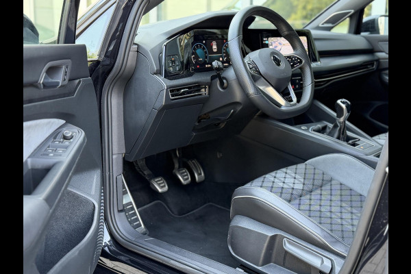 Volkswagen Golf 1.5 TSI 150PK Highline Business R-Line |Pano|H/K|ACC|HUD|19"|Trekhaak