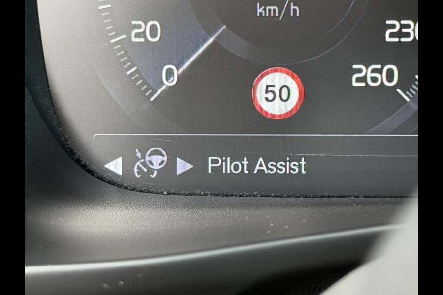 Volvo XC40 1.5 T4 210PK Recharge R-Design |H/K|AutoPilot|Winterpakket|Cam