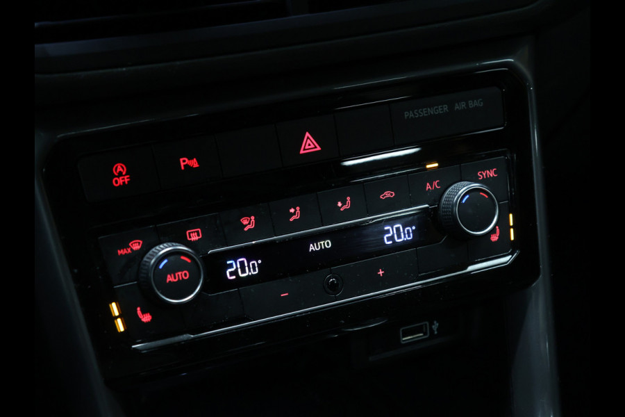 Volkswagen T-Cross 1.0 TSI Style [STOELVERWARMING, ADAPTIEVE CRUISE, BLUETOOTH, CAMERA, PDC, NAVIGATIE, AUTOMAAT, MULTI FUNCTIONEEL STUURWIEL, NIEUWSTAAT]