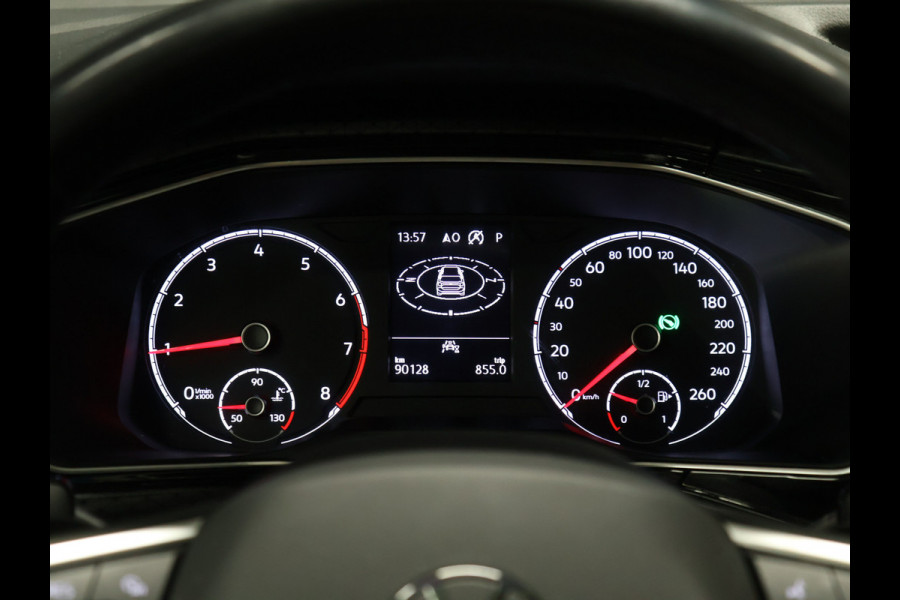 Volkswagen T-Cross 1.0 TSI Style [STOELVERWARMING, ADAPTIEVE CRUISE, BLUETOOTH, CAMERA, PDC, NAVIGATIE, AUTOMAAT, MULTI FUNCTIONEEL STUURWIEL, NIEUWSTAAT]