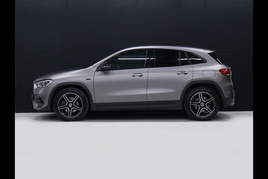 Mercedes-Benz GLA 250 e AMG Business Solution [SCHUIFKANTELDAK, TREKHAAK, CAMERA, PDC, CRUISE, STOELVERWARMING, DIGITAL DASH, ELEKTRISCH VERSTELBARE STOELEN, ELEKTISCHE ACHTERKLEP, NIEUWSTAAT]