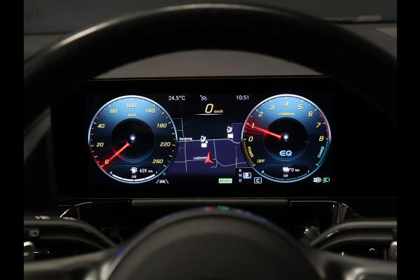 Mercedes-Benz GLA 250 e AMG Business Solution [SCHUIFKANTELDAK, TREKHAAK, CAMERA, PDC, CRUISE, STOELVERWARMING, DIGITAL DASH, ELEKTRISCH VERSTELBARE STOELEN, ELEKTISCHE ACHTERKLEP, NIEUWSTAAT]