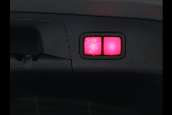 Mercedes-Benz GLA 250 e AMG Business Solution [SCHUIFKANTELDAK, TREKHAAK, CAMERA, PDC, CRUISE, STOELVERWARMING, DIGITAL DASH, ELEKTRISCH VERSTELBARE STOELEN, ELEKTISCHE ACHTERKLEP, NIEUWSTAAT]