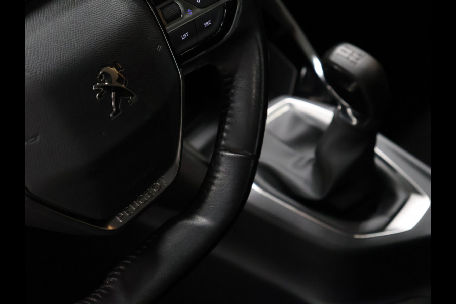 Peugeot 208 1.2 PureTech Active [TREKHAAK, APPLE CARPLAY, ANDROID AUTO, CRUISE CONTROL, PARKEERSENSOR, NIEUWSTAAT]