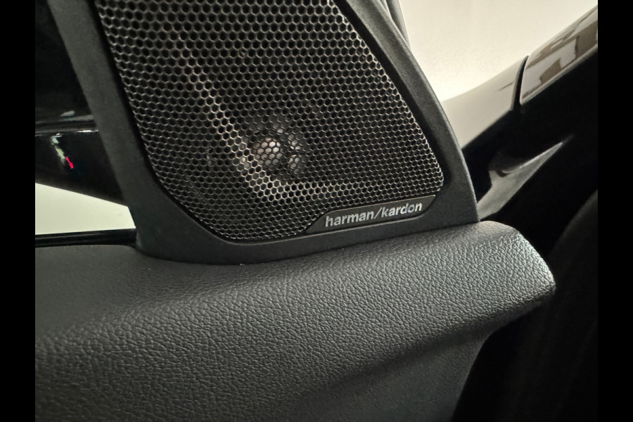 BMW 1-serie M135i xDrive Executive Pano|M Seat|Memory|HuD|HK