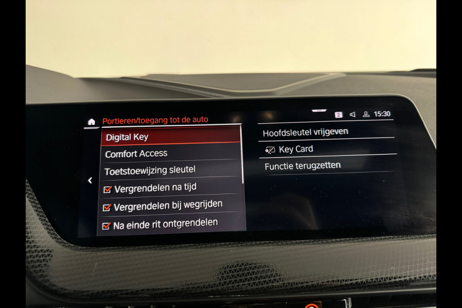BMW 1-serie M135i xDrive Executive Pano|M Seat|Memory|HuD|HK
