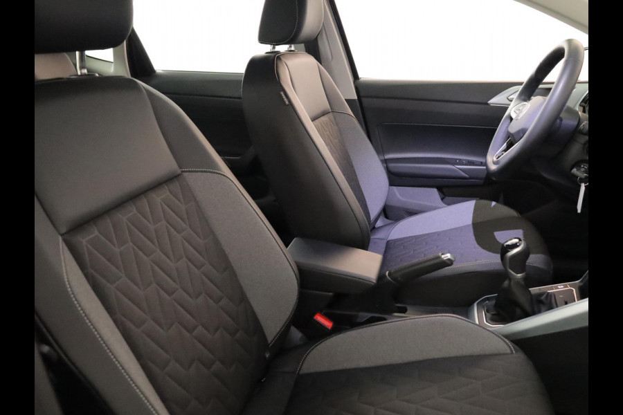 Volkswagen Polo 1.0 TSI Life Edition GOAL 95 pk | Navigatie | Parkeersensoren | Adaptieve cruise control | Autom. airco | Stoelverwarming |