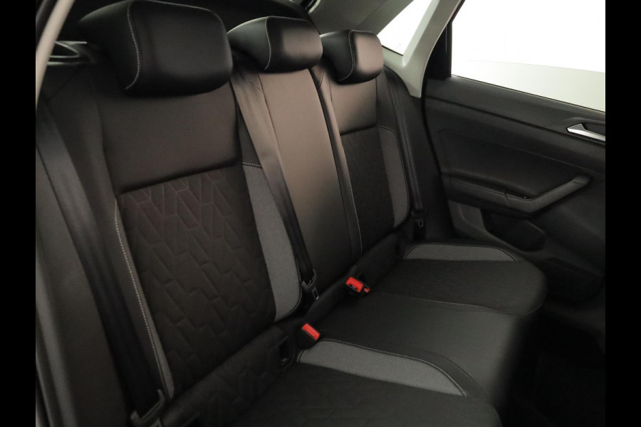 Volkswagen Polo 1.0 TSI Life Edition GOAL 95 pk | Navigatie | Parkeersensoren | Adaptieve cruise control | Autom. airco | Stoelverwarming |