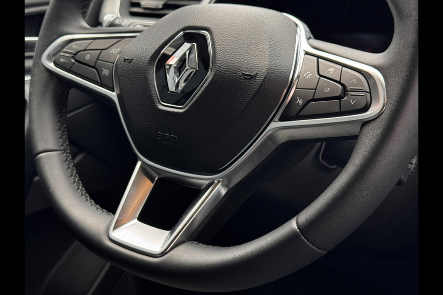 Renault Captur 1.6 E-Tech Plug-in Hybrid 160 Intens | Trekhaak | Camera | Climate control | Navigatie |