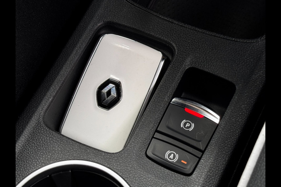 Renault Captur 1.6 E-Tech Plug-in Hybrid 160 Intens | Trekhaak | Camera | Climate control | Navigatie |