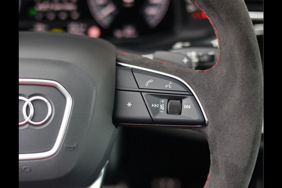 Audi Q8 60 TFSI e quattro S Competition | ABT - Trekhaak - Pano - HUD