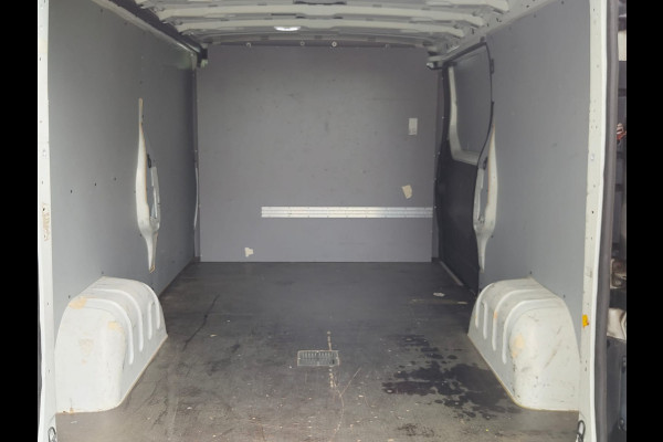 Renault Trafic 1.6 dCi 126PK T29 L2H1 3-Persoons Euro 6 Trekhaak Airco Navi Cruise Control Bluetooth Pdc Comfort Energy Betonplex vloer Wandbetimmering Schuifdeur Achterdeuren Origineel Nederlandse Auto