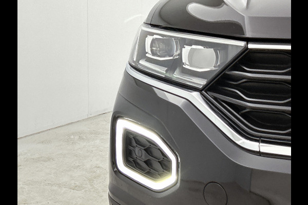 Volkswagen T-Roc 1.5 TSI Sport(NL-auto, Goed OnderH, Carplay/ Android, PDC V+A, Addapt Cruise, Etc)