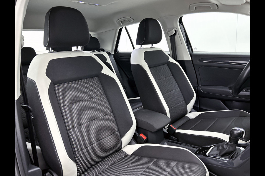 Volkswagen T-Roc 1.5 TSI Sport(NL-auto, Goed OnderH, Carplay/ Android, PDC V+A, Addapt Cruise, Etc)