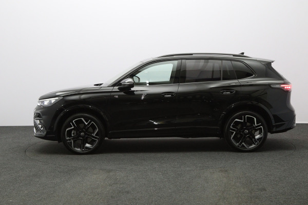 Volkswagen Tiguan 1.5 TSI eHybrid 272 PK R-Line Edition PHEV, Trekhaak, Panoramadak, Harman/Kardon, 4X Stoelverwarming, Massage, Leder