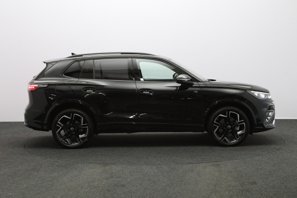 Volkswagen Tiguan 1.5 TSI eHybrid 272 PK R-Line Edition PHEV, Trekhaak, Panoramadak, Harman/Kardon, 4X Stoelverwarming, Massage, Leder